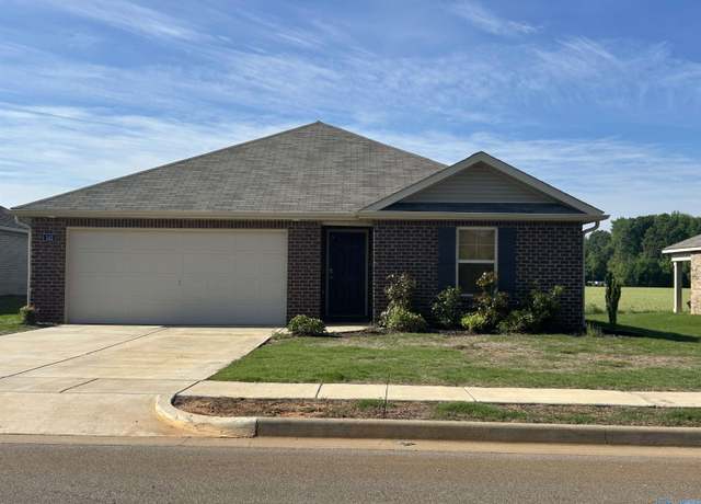 Property at 142 Murphy Ln, Madison, AL 35756, 3 beds, 2 baths