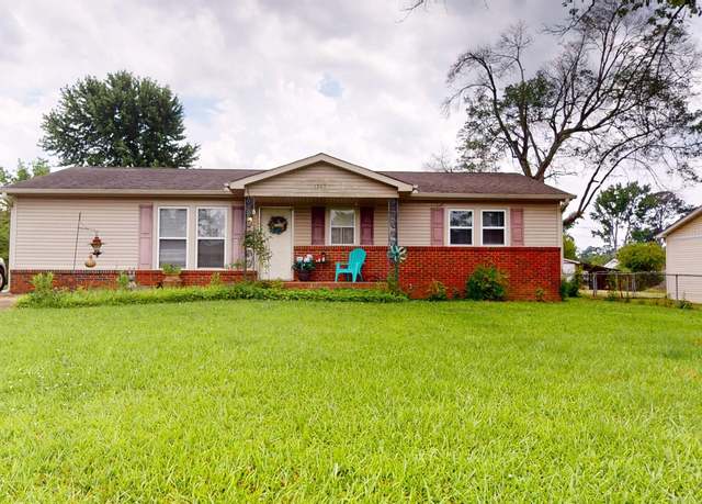 Property at 1303 7th Ave, Athens, AL 35611, 3 beds, 2 baths