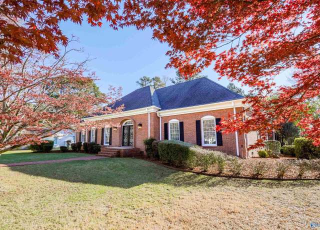 Property at 1706 Woodmont Dr, Decatur, AL 35601, 4 beds, 3 baths