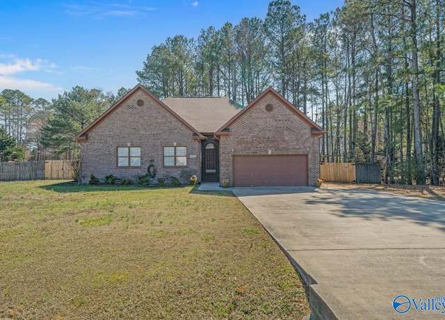 Property at 126 Whitfield Dr, Toney, AL 35773, 3 beds, 2.5 baths