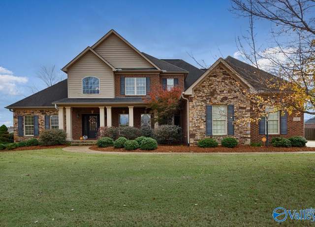 Property at 100 Stone River Rd, Huntsville, AL 35811, 4 beds, 3.5 baths