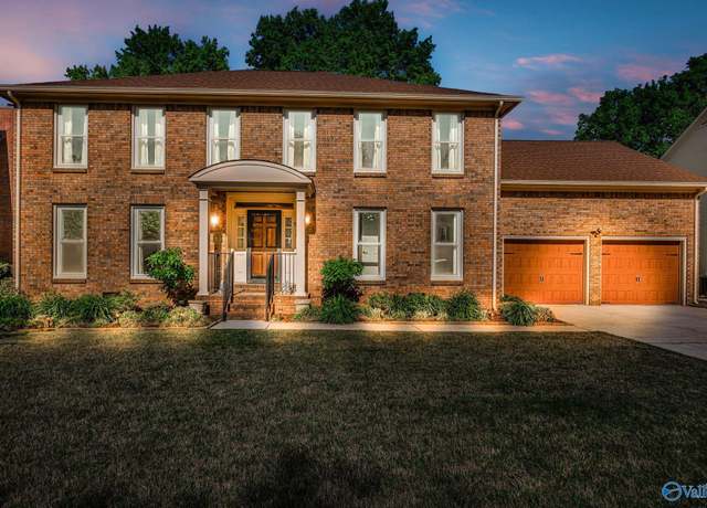 Property at 1525 Southampton Ct SE, Decatur, AL 35601, 5 beds, 3 baths