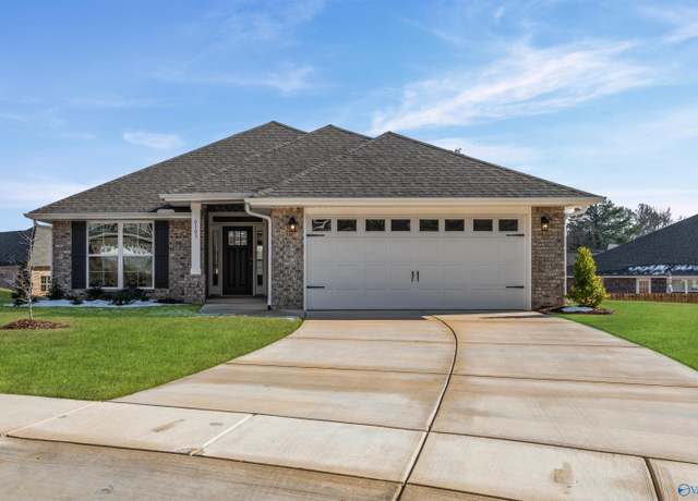 Property at 6103 Feather Way SE, Owens Cross Roads, AL 35763, 4 beds, 2 baths