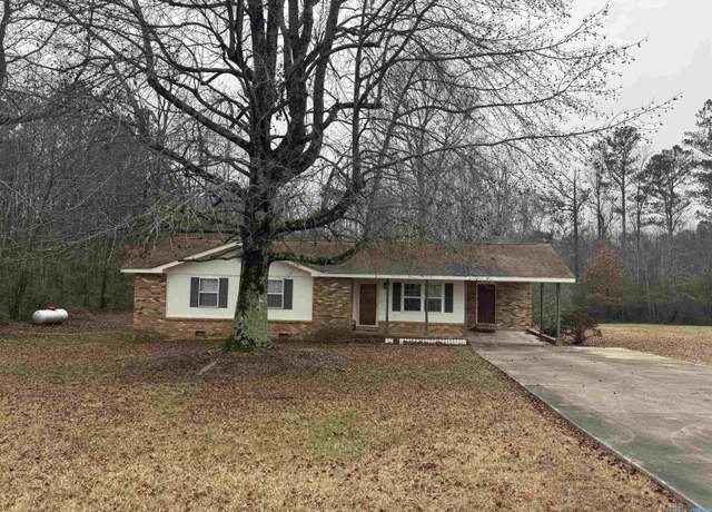 Property at 111 Malcom Ave, Rainsville, AL 35986, 3 beds, 2 baths