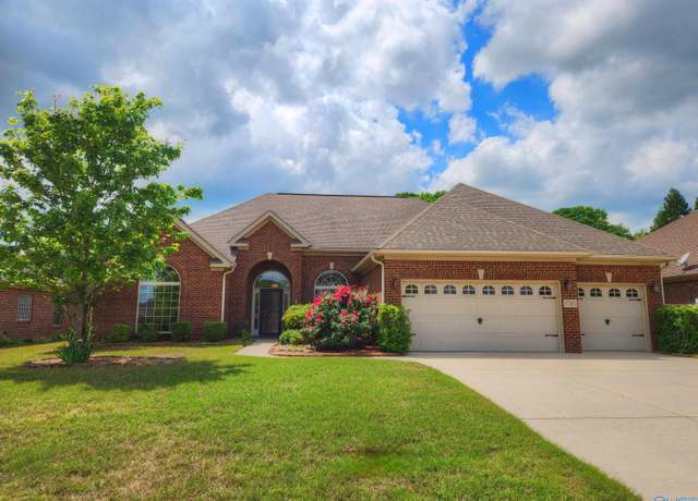 Property at 8510 Rolling Oaks Dr, Owens Cross Roads, AL 35763, 4 beds, 3.5 baths