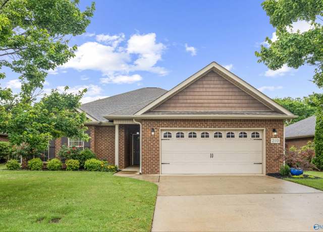 Property at 210 SW Wolf Creek Trl, Huntsville, AL 35824, 3 beds, 2 baths