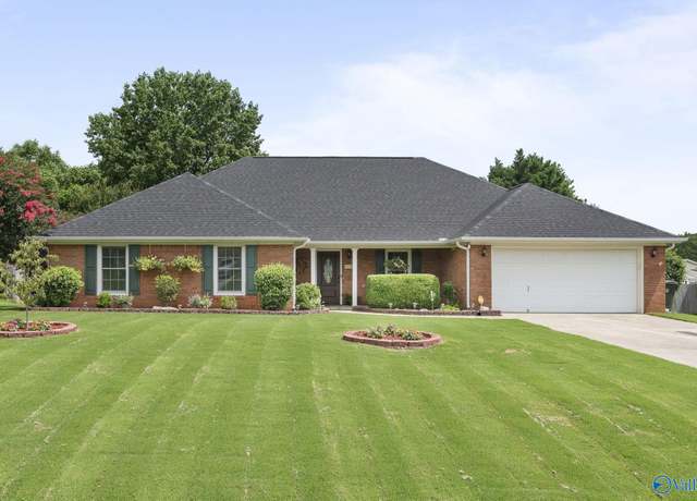 Property at 103 Calstock Ct NW, Huntsville, AL 35810, 3 beds, 2 baths