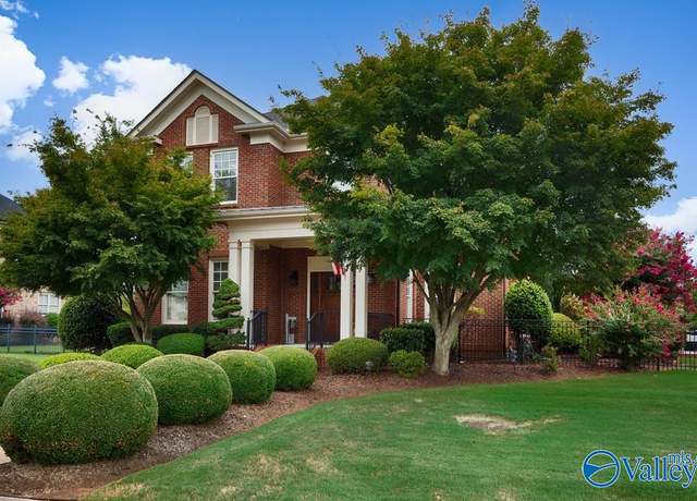 Property at 37 Lake Forest Blvd, Huntsville, AL 35824, 4 beds, 4.5 baths