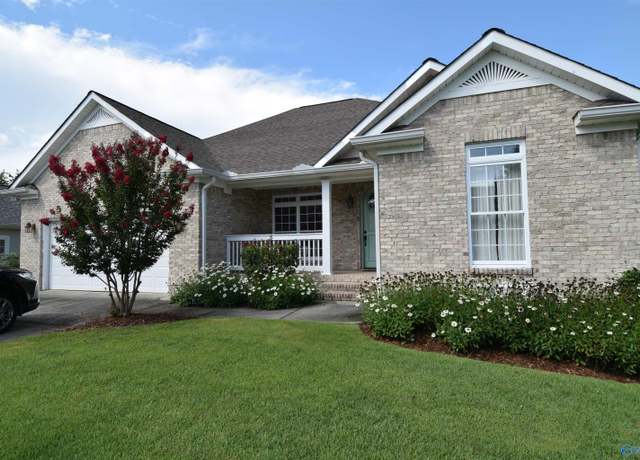 Property at 1181 River Ridge Dr, Guntersville, AL 35976, 3 beds, 2 baths