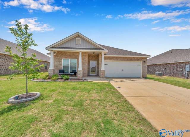 Property at 16604 Demi Dr, Athens, AL 35613, 4 beds, 2 baths