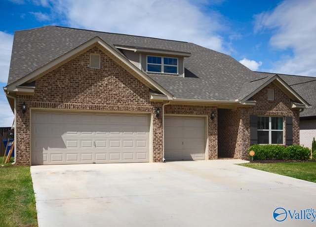 Property at 137 Sublett Dr, Hazel Green, AL 35750, 3 beds, 2.5 baths