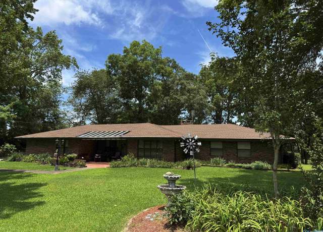 Property at 1033 Willoughby Rd, Albertville, AL 35951, 3 beds, 3 baths
