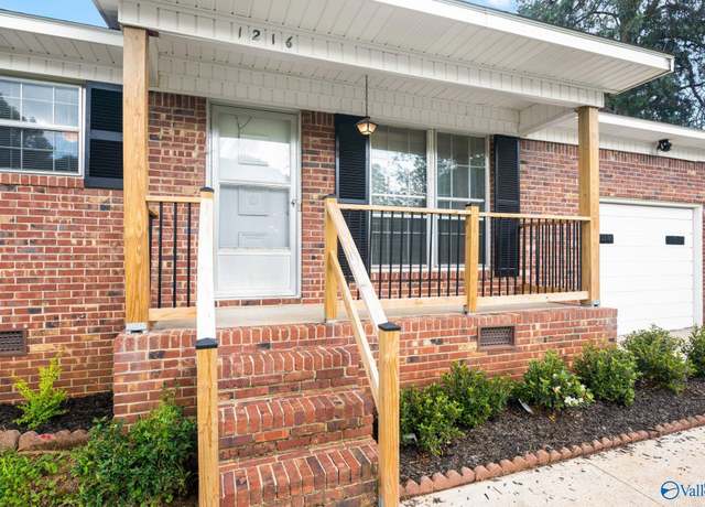 Property at 1216 Seton Ave, Decatur, AL 35601, 3 beds, 1.5 baths