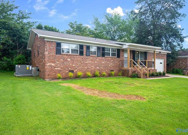 Property at 1216 Seton Ave, Decatur, AL 35601, 3 beds, 1.5 baths