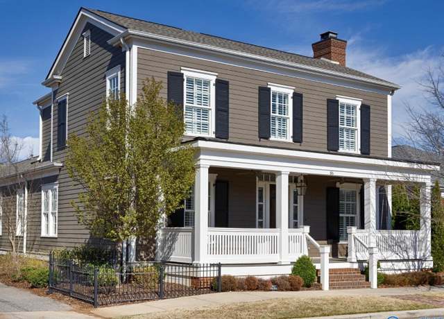 Property at 86 Hillcrest Ave NW, Huntsville, AL 35806, 4 beds, 3.5 baths