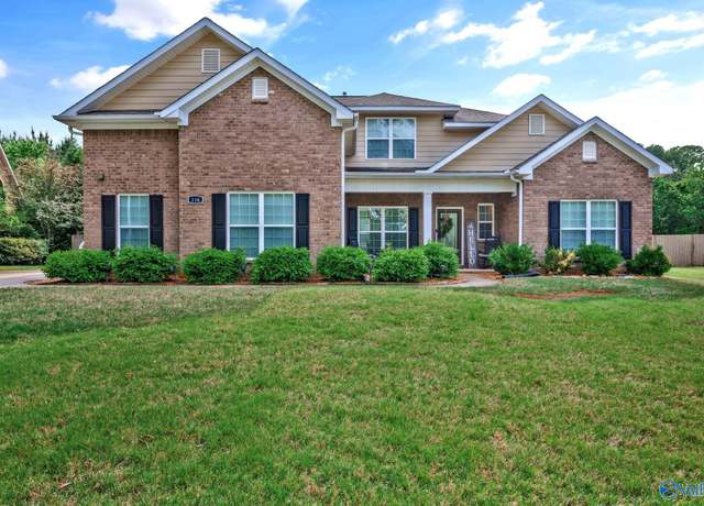 Property at 116 Santa Maria Dr NE, Huntsville, AL 35811, 5 beds, 3.5 baths