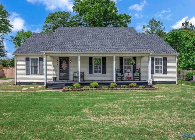 Property at 17557 Owens St, Athens, AL 35611, 3 beds, 2 baths