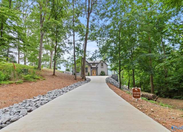 Property at 2231 Lookout Mountain Dr, Scottsboro, AL 35769, 4 beds, 3.5 baths