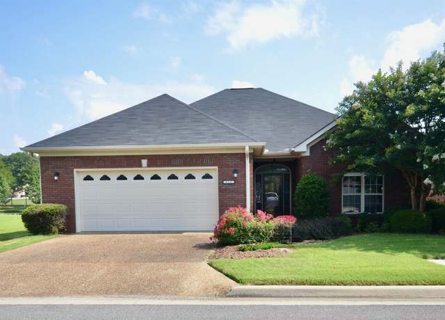 Property at 818 Village Ct SW, Decatur, AL 35640, 3 beds, 2 baths