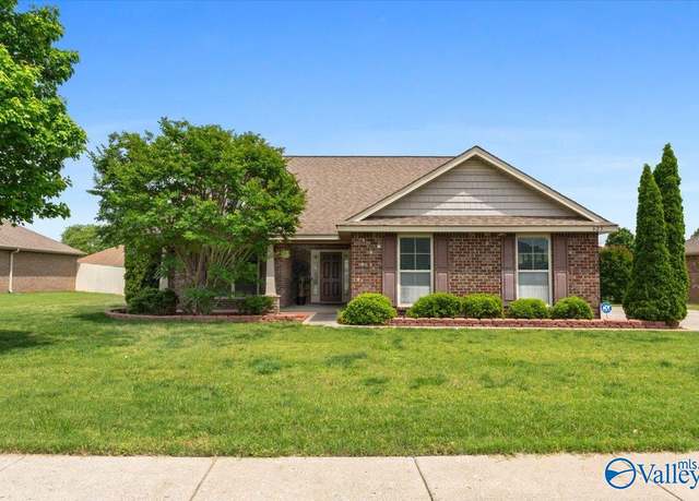 Property at 625 Summer Cove Cir, Madison, AL 35757, 3 beds, 2 baths
