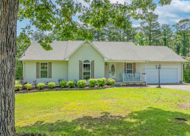 Property at 2823 Langdale St, Hokes Bluff, AL 35903, 3 beds, 2 baths