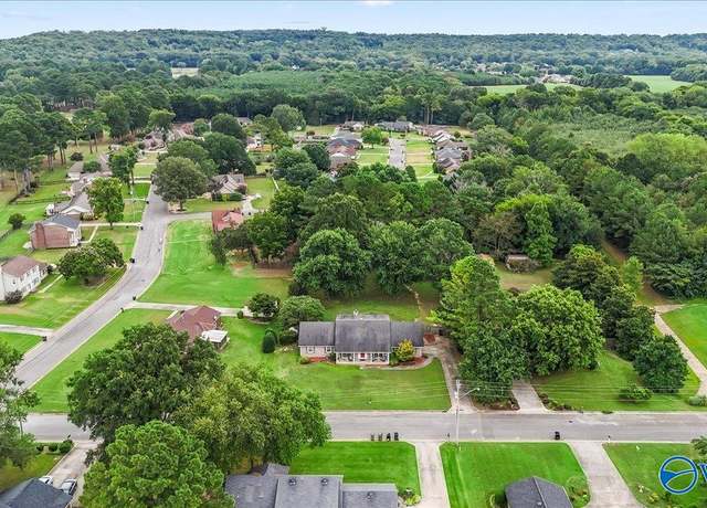 Property at 4604 Tomahawk Trl SE, Decatur, AL 35603, 4 beds, 3 baths