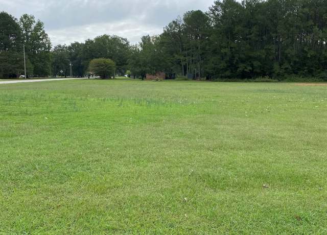 Property at 1 Atkins Dr, Decatur, AL 35603