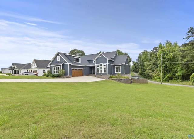 Property at 5452 Wyeth Mountain Rd, Guntersville, AL 35976, 4 beds, 2.5 baths