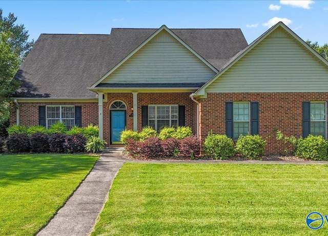 Property at 613 Dexter Ave, Albertville, AL 35950, 4 beds, 3 baths