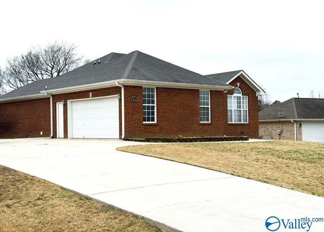 Property at 18281 Belmont Cir, Athens, AL 35613, 3 beds, 2 baths