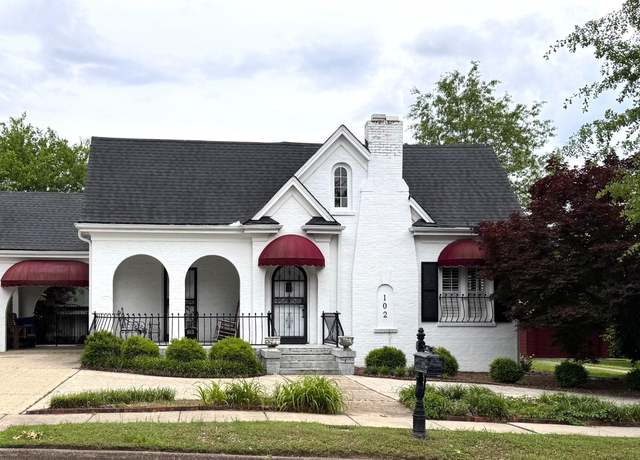 Property at 102 Jackson St, Albertville, AL 35950, 3 beds, 2 baths