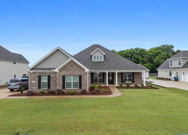 Property at 133 Stone River Rd, Huntsville, AL 35811, 4 beds, 3 baths
