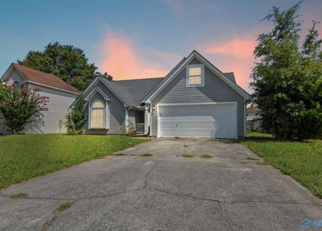 Property at 2508 Bonnie Oaks Dr SW, Huntsville, AL 35803, 3 beds, 2 baths