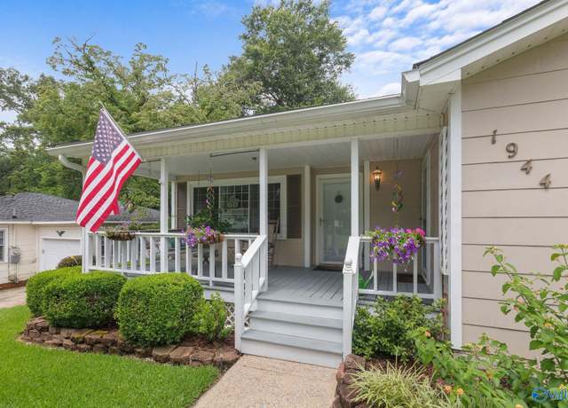 Property at 1944 Lookout Cir, Gadsden, AL 35904, 3 beds, 2 baths