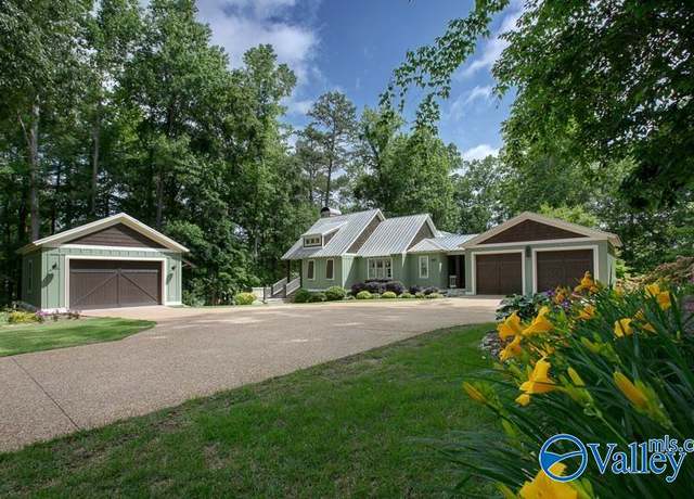Property at 291 Clairvaux Dr, Scottsboro, AL 35769, 4 beds, 3.5 baths