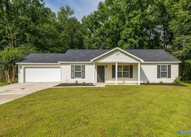 Property at 239 Barberry Ln, Toney, AL 35773, 3 beds, 2 baths