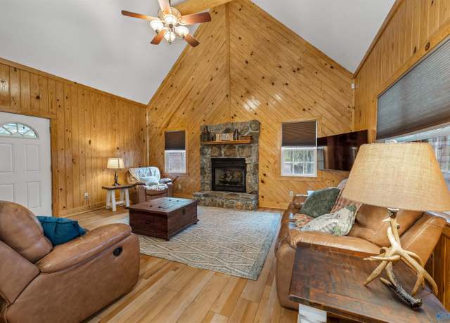 Property at 17930 County Road 89, Mentone, AL 35984, 2 beds, 3 baths