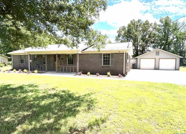 Property at 95 Pine St, Decatur, AL 35603, 3 beds, 2 baths