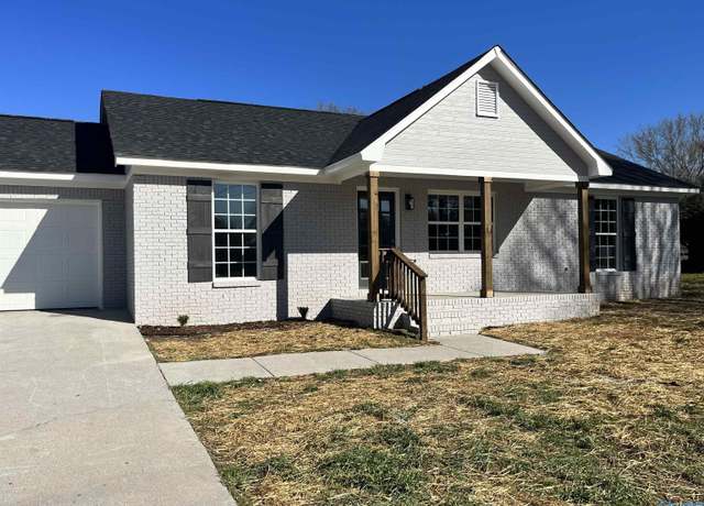 Property at 111 Laredo Cir, Huntsville, AL 35811, 3 beds, 2 baths