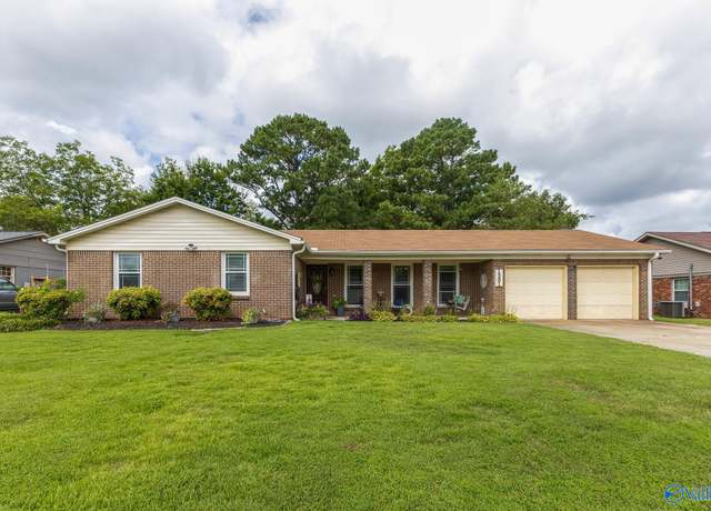Property at 1301 Terrehaute Ave SW, Decatur, AL 35601, 3 beds, 2 baths