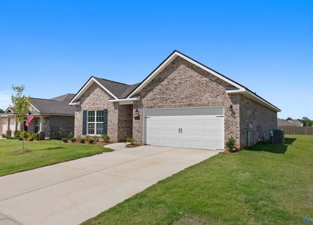 Property at 317 Keller Dr, Hazel Green, AL 35750, 3 beds, 2 baths