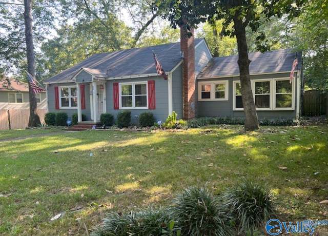 Property at 205 SE Morrow St, Hartselle, AL 35640, 3 beds, 2 baths