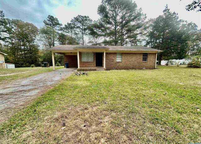 Property at 928 Bain St, Hartselle, AL 35640, 3 beds, 1 bath