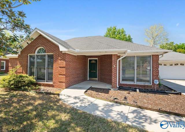 Property at 2339 Villaret Dr, Huntsville, AL 35803, 3 beds, 2 baths