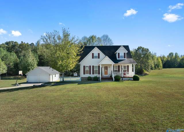 Property at 3984 County Road 94, Florence, AL 35634, 3 beds, 3.5 baths