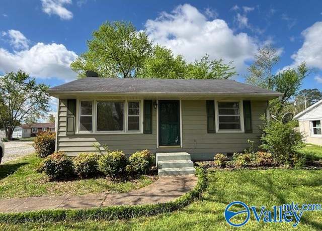 Property at 1507 Pine St, Athens, AL 35611, 3 beds, 1 bath