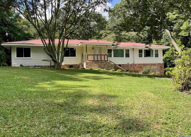 Property at 2025 Mccoy St, Gadsden, AL 35901, 3 beds, 2 baths
