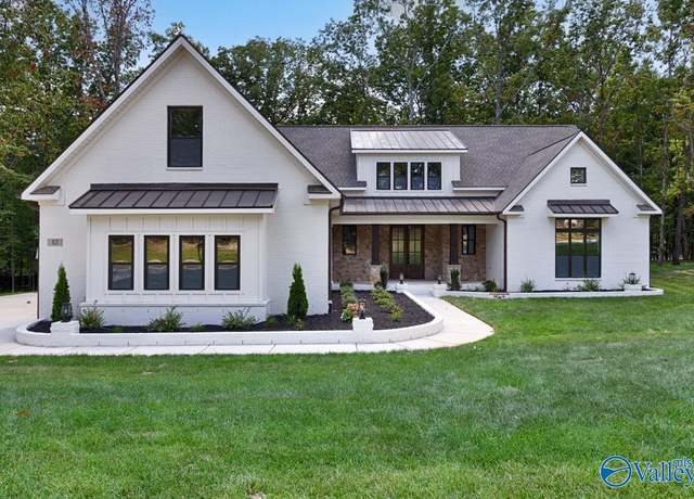 Property at 25 Bluff Crk, Huntsville, AL 35803, 4 beds, 4.5 baths