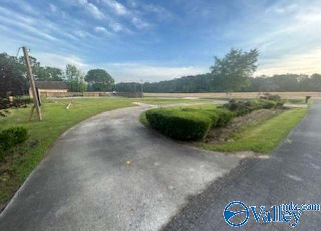 Property at 98 Clokey Dr, Gadsden, AL 35901