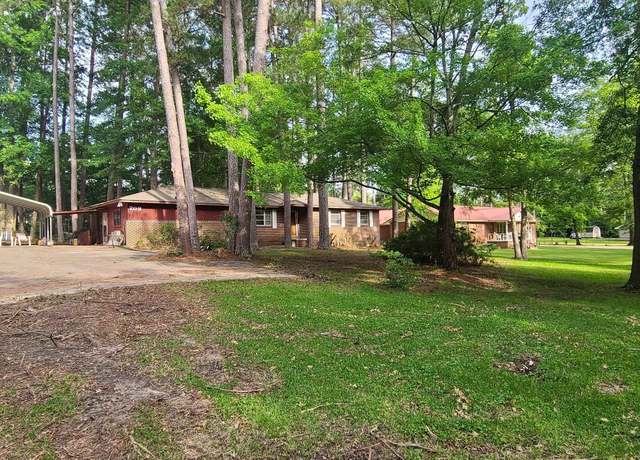Property at 208 Riverside Dr, Gadsden, AL 35903, 4 beds, 2.5 baths